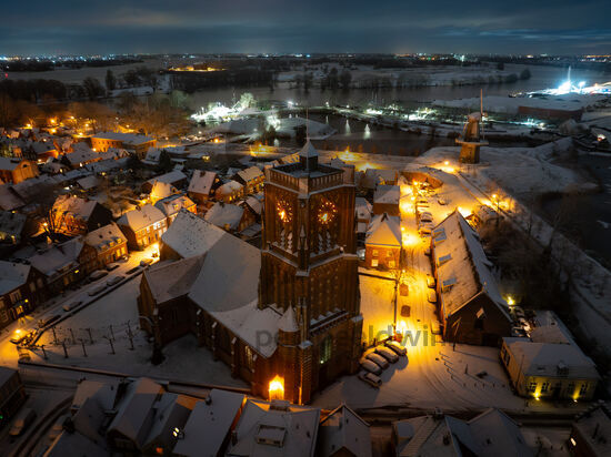 Woudrichem in de sneeuw